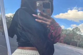 sexy lightskim princess lookin... - Image 1