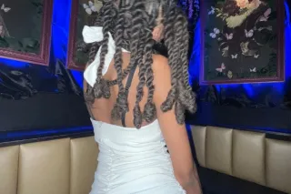 sexy lightskim princess looking for some fun😘🩷❤ - Image 5