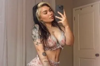 🔥Sexy Young Hottie 🔥 Curvy & F... - Image 4