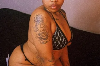YOUNG SEXY PHAT ASS LIGHTSKIN ... - Image 1