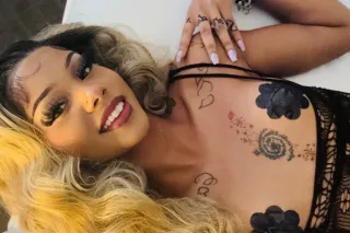 come see this new sexy lightskin in town - Image 10