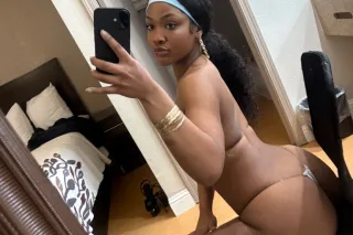 YOUR DREAM FREAK 😍 SWEET AND THICK LIKE HONEY 🍯🍑 - Image 5