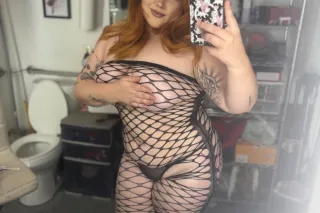 Your Favorite Curvy Exotic Red... - Image 3