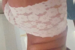 Latina Morena - 27 - Image 1