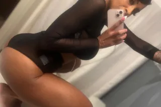 🍑outcall 💞petite body long thr... - Image 2