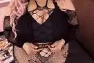 Available in KCMO up north for in☎'s & possibly outcalls if I'm feeling ya . Hmu if you want to hang or get sucked and fucked🖕🌹. - Image 5