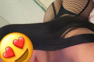 Tu putita favorita de paso por... - Image 4