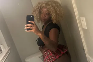 i Wanna suck Dick rn 😩👅 - Image 1