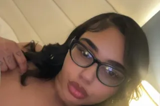 VIP sexy Bombshell .. ur fav g... - Image 3