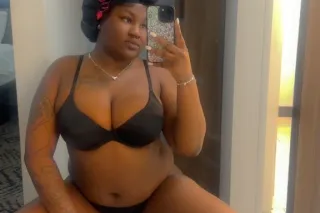 hey come have fun with baby😩 - Image 2