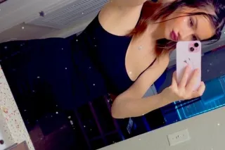 SEE ME WHILE IM HERE 😘 💜💜 NO R... - Image 4