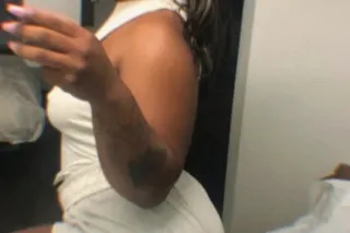 hot ebony ready for car dates ... - Image 1