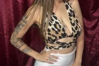 petite and yummy treat 🍭 craving a naughty fuck buddy 😈 - Image 5