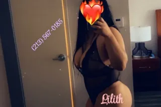 Curvy Latina with DDD - 29 - Image 1