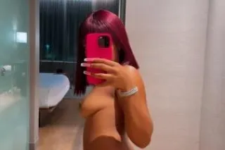 AVAILABLE NOW 💋 - 25 - Image 2