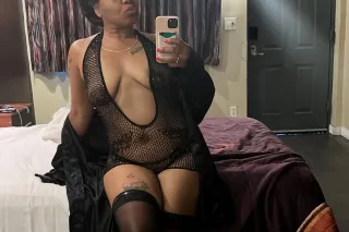 come get this sweer cream w a lil honey on the side - Image 5