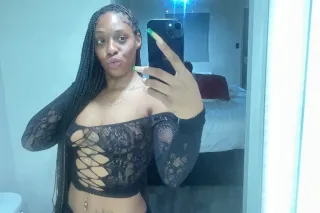 NEW IN TOWN 💦Your Favvorite Piece Of Chocolate💕💚 - Image 5