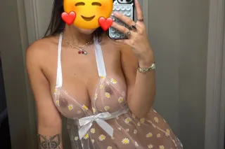 AVAILABLE 💘💘TO PAMPER YOU 💘💘An... - Image 4