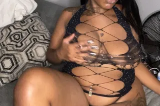 Horny Queen💘Available For Hook... - Image 1