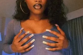 Pretty petite with a nice roun... - Image 1