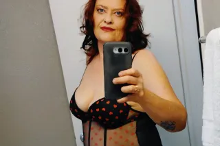 beautiful, mature and skilled ... - Image 2