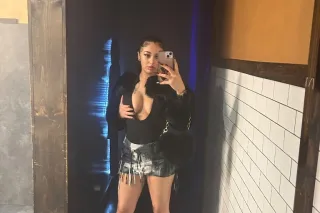 Your Treat 💋 Visiting From Ore... - Image 3