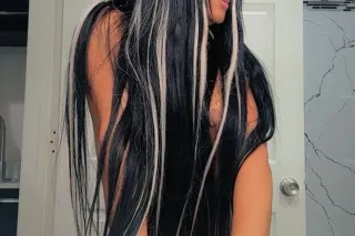 SEXY LATINA - 23 - Image 1