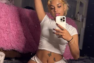 😘NEW IN TOWN 😘 FULL SERVICE SP... - Image 3