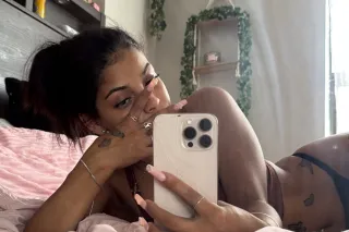 😘NEW IN TOWN 😘 FULL SERVICE SP... - Image 1