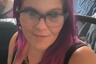 Holly hear to make your night ... - Image 1