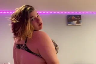 bbw down for fun with great he... - Image 3