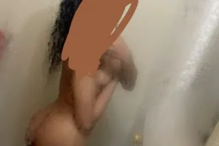 Taras in town for short time -... - Image 2