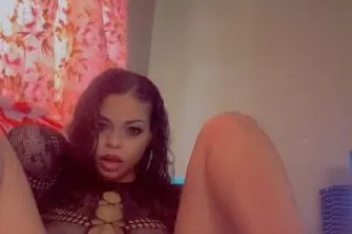 birthday specials DISCOUNT IF ITS YOUR BDAY CUM PARTY 🎉 im so bored an horny 💋 - Image 1