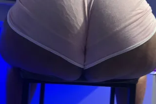 im in the mood for Hella backshots - Image 5