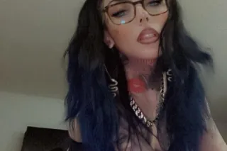 👅💦A LIL COLD OUTSIDEI GOT A WA... - Image 1