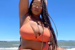 👠Nubian Bombshell Ready To Party👠 - Image 2