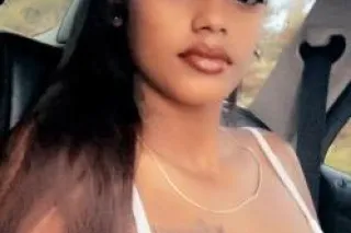 hay babe looking for a gold ti... - Image 2