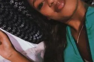 hay babe looking for a gold ti... - Image 1