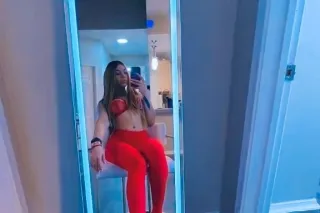 💎Latina visiting the city - Image 3