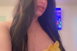 ✅ Beautiful Latina 💯Hot, Accom... - Image 1