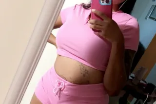 Easygoing, Good Vibes Only Flirty Smiles & Easy Chemistry - Image 1