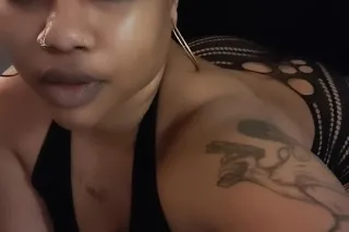 slippery whn Wet 🍑🍑 - Image 1