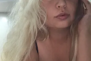 THICK BLONDE🍑 WATER WORKS💦LETS... - Image 4