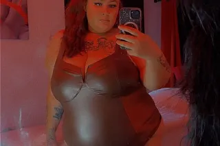 AVAILABLE💋cum see me 😘 - 24 - Image 1