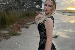 CUTE PETITE EBONY BEAUTY😊😍 - 2... - Image 1