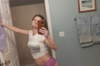 BADDEST BITCH WITH NO TEETH - Image 5