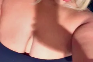 🍭GORGEOUS BLONDE BOMBSHELL WITH BIG DICK SUCKING LIPS 💋& A SOFT NATURAL BROWN BODY WHO LOVES SUCKING ON A HARD DICK WITH MY ASS IN THE AIR COME TOUCH ME & SEE HOW GOOD I FEEL INSIDE🧸 - Image 12