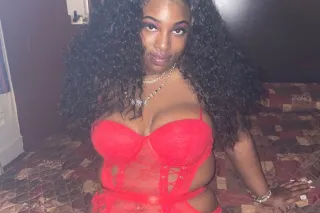 GREENVILLE📍𝑬𝒍𝒐𝒓𝒂 𝑾𝒚𝒏𝒕𝒆𝒓 ❄ 𝑾𝒂𝒓𝒎... - Image 2