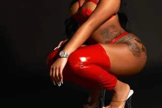 New intown tight pretty young ... - Image 4