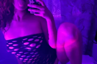 Petite Redbone with a pretty face and a kitty to match 🐱💦 - Image 5